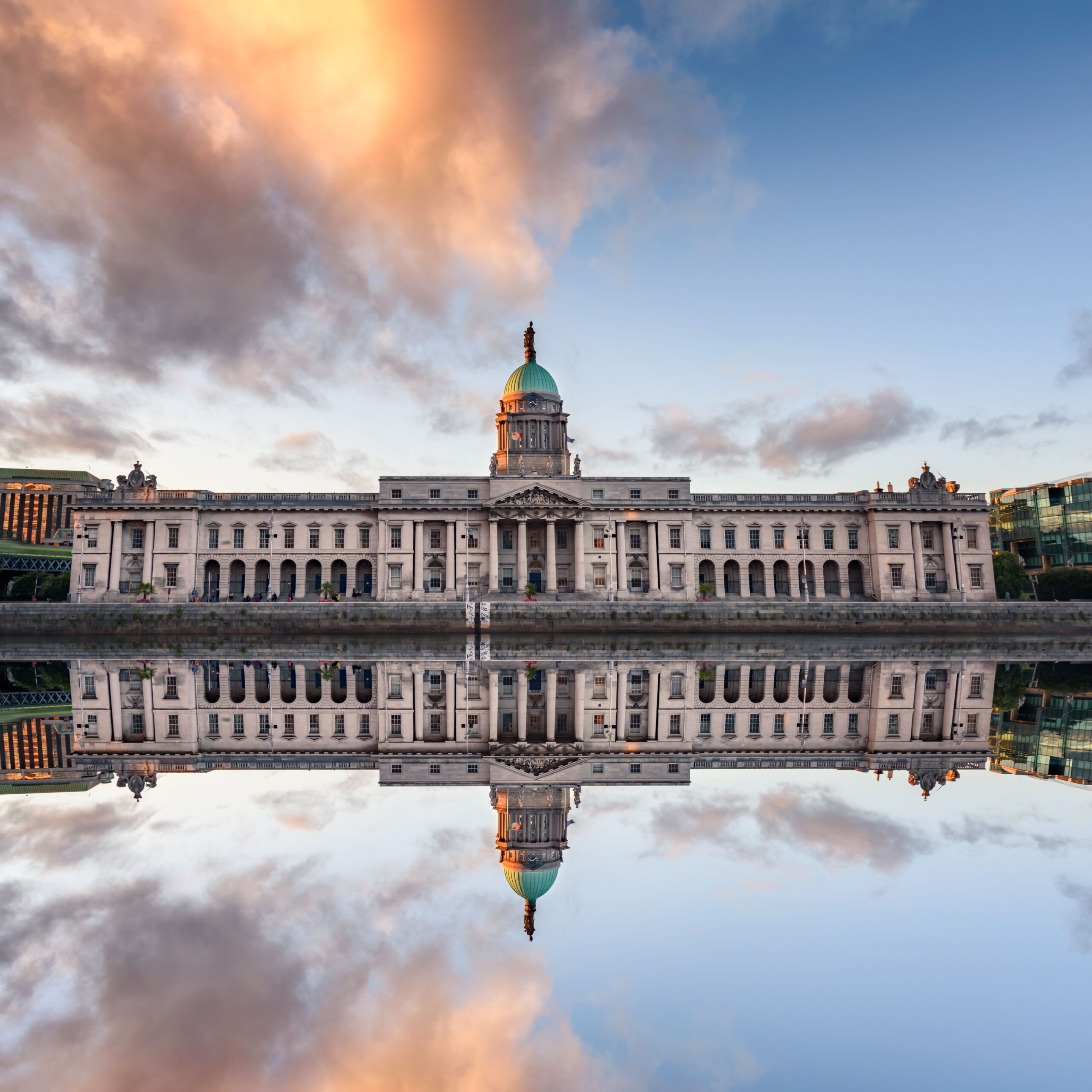 Outside visual of the South facade of the Custom House, overlooking the River Liffey