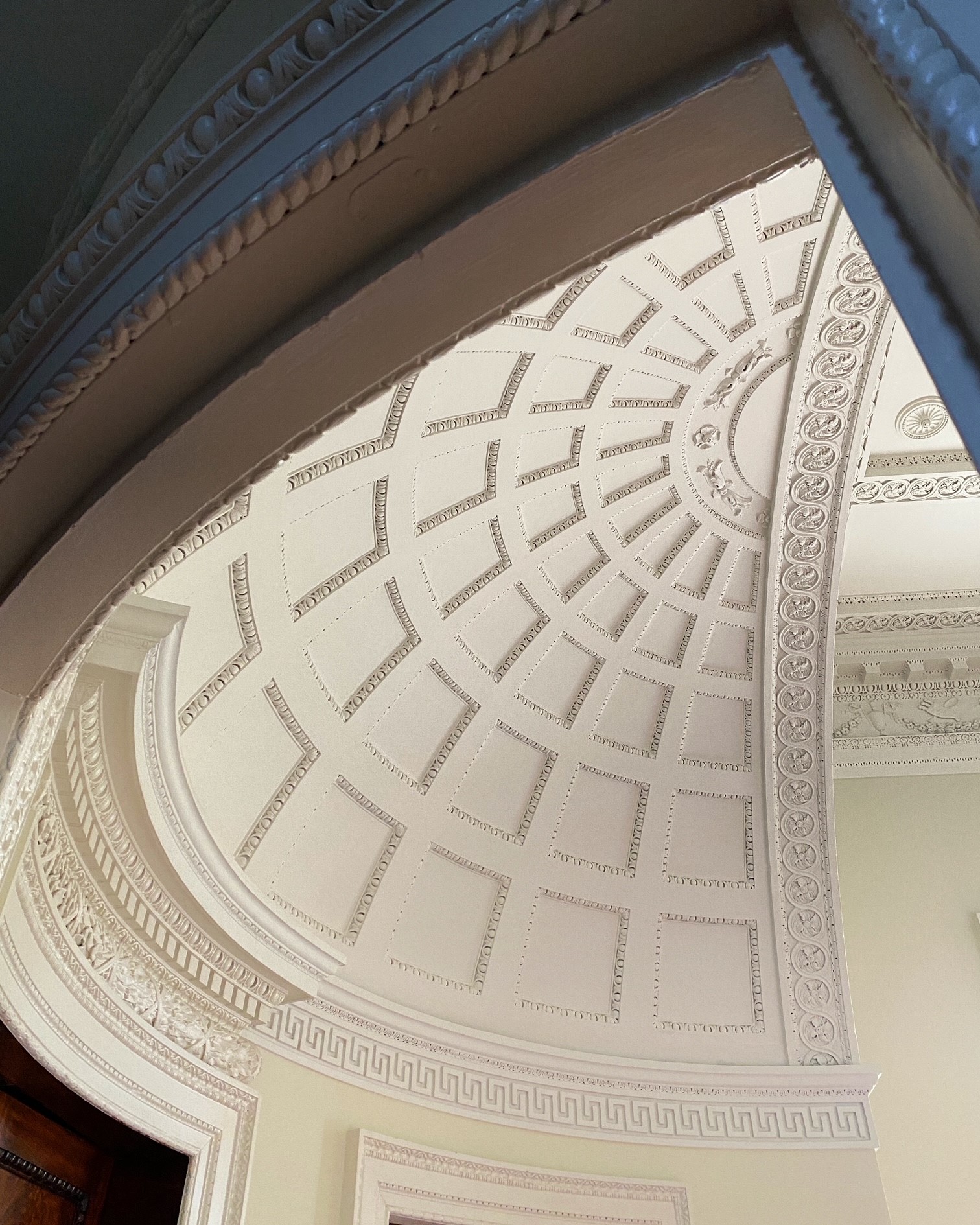 The semi circular apse, replicating the dome of the Pantheon in Rome