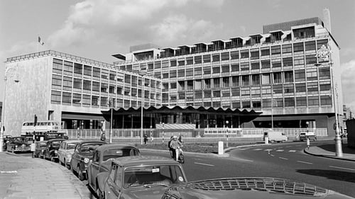 Áras Mhic Dhiarmada (Busáras)