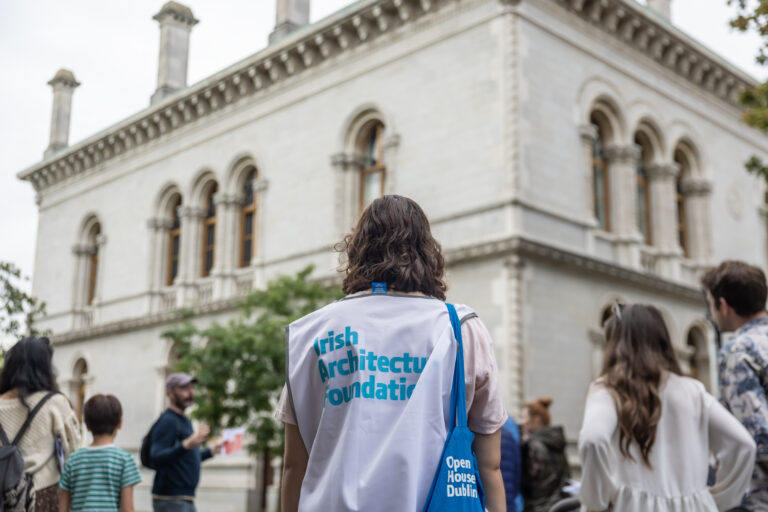 Family Walking Tour – Architrek: Trinity College Dublin