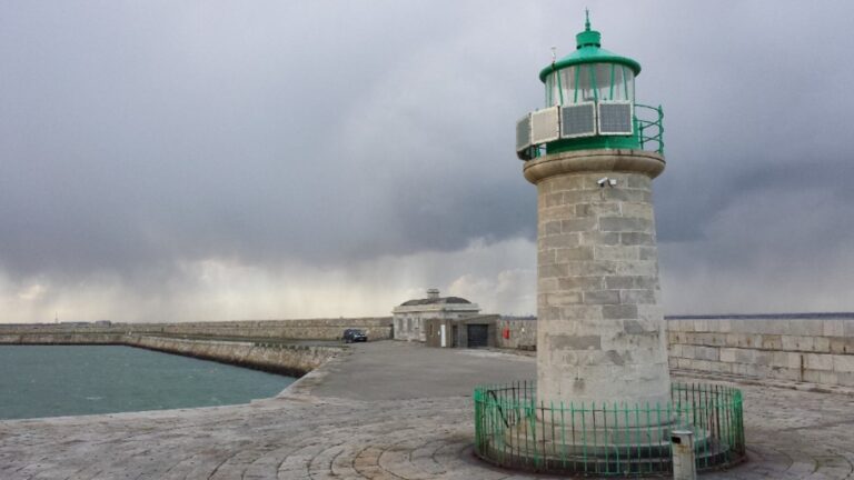 To the light house – a tour of the West Pier